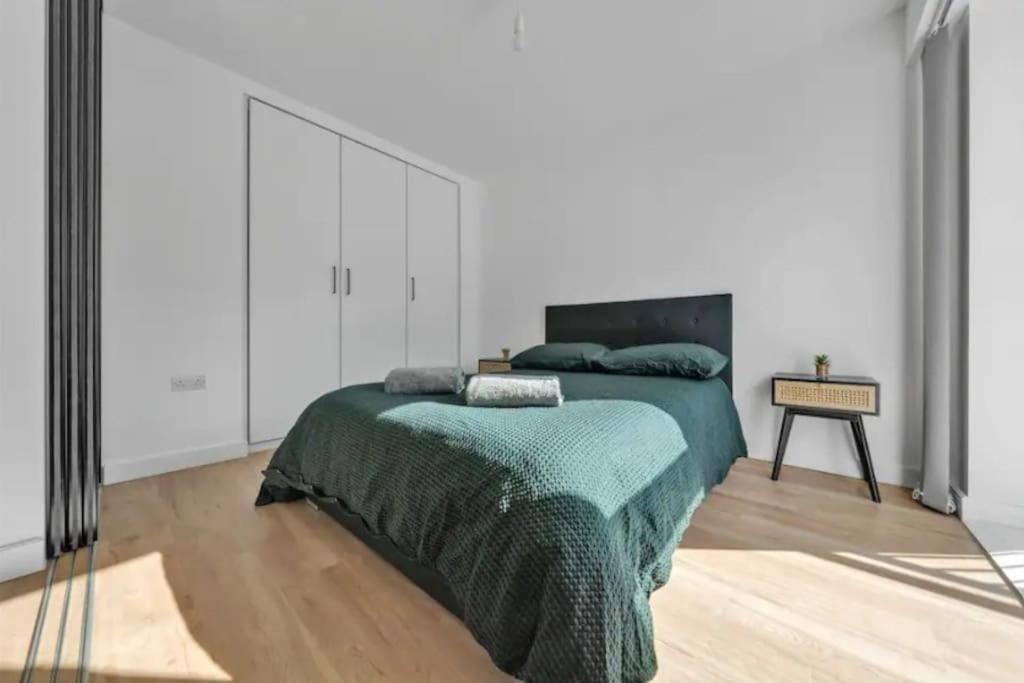 Deluxe 1 Bed In Colindale Wembley With Freewifitv Apartamento Londres Exterior foto
